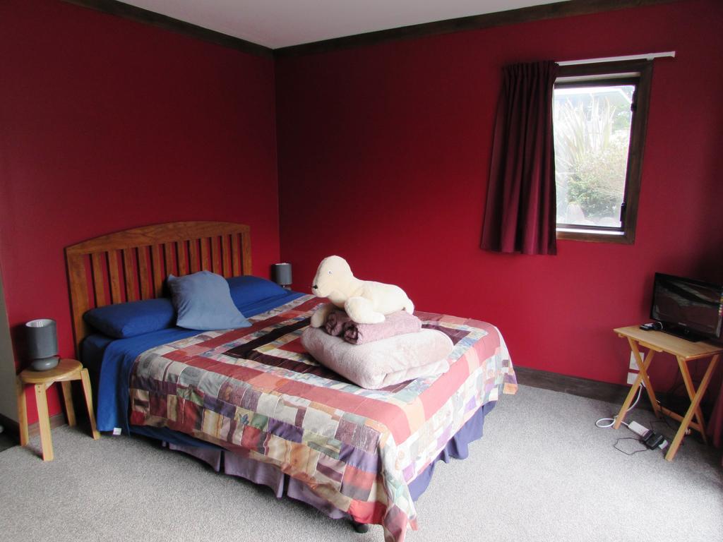Birdsong Accommodation Хокитика Номер фото