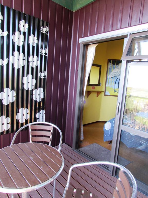 Birdsong Accommodation Хокитика Экстерьер фото